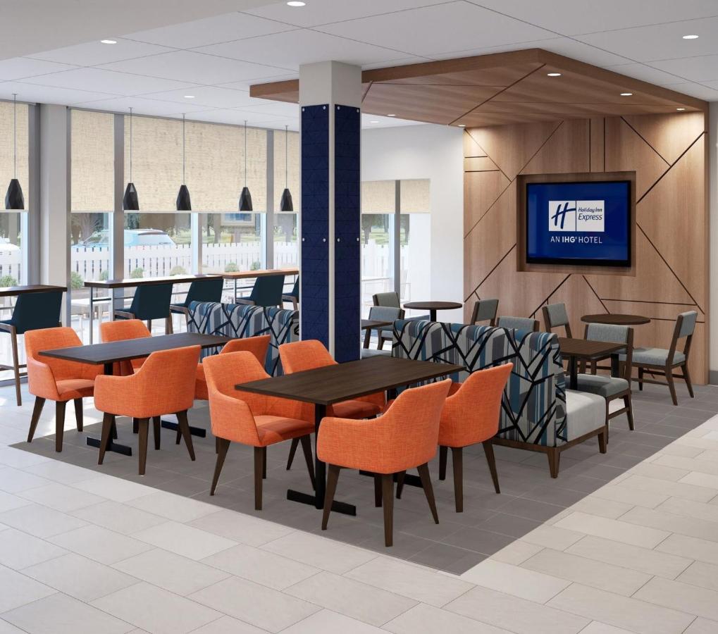 Holiday Inn Express - Blair By Ihg Екстериор снимка