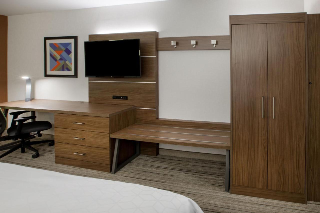 Holiday Inn Express - Blair By Ihg Екстериор снимка