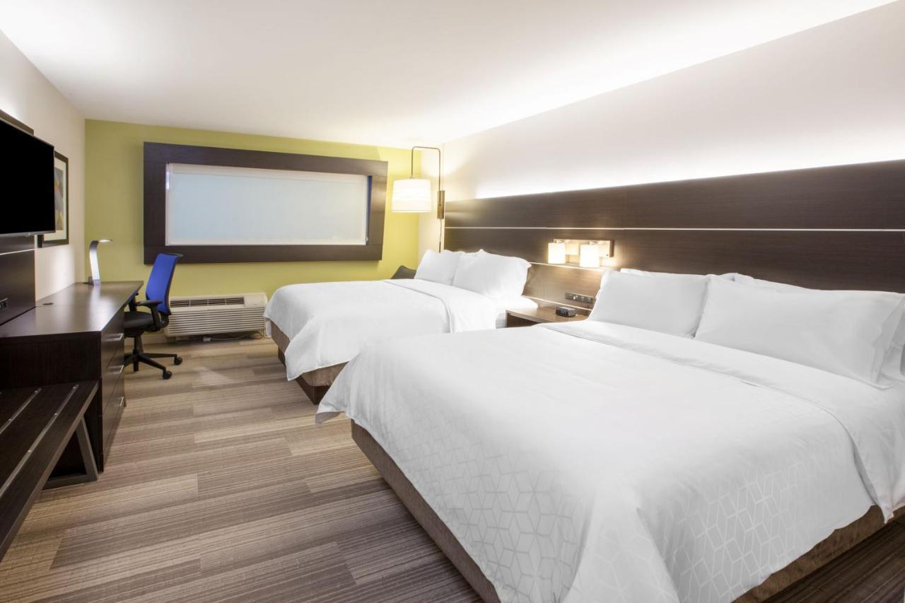 Holiday Inn Express - Blair By Ihg Екстериор снимка