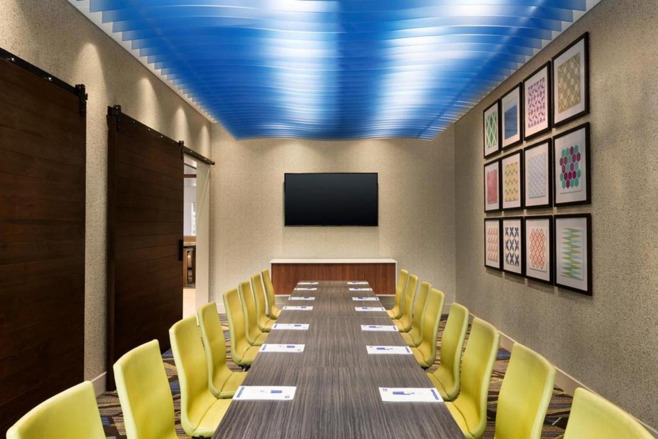 Holiday Inn Express - Blair By Ihg Екстериор снимка